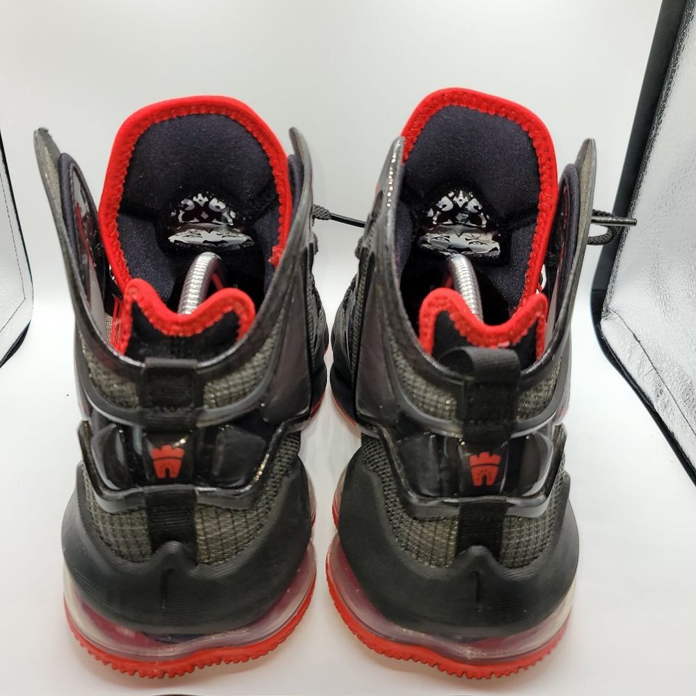 Nike LeBron 19 XIX Bred GS Basketball Shoes Black Red Grey DD0418-011 US Size 6Y - Picture 5 of 9